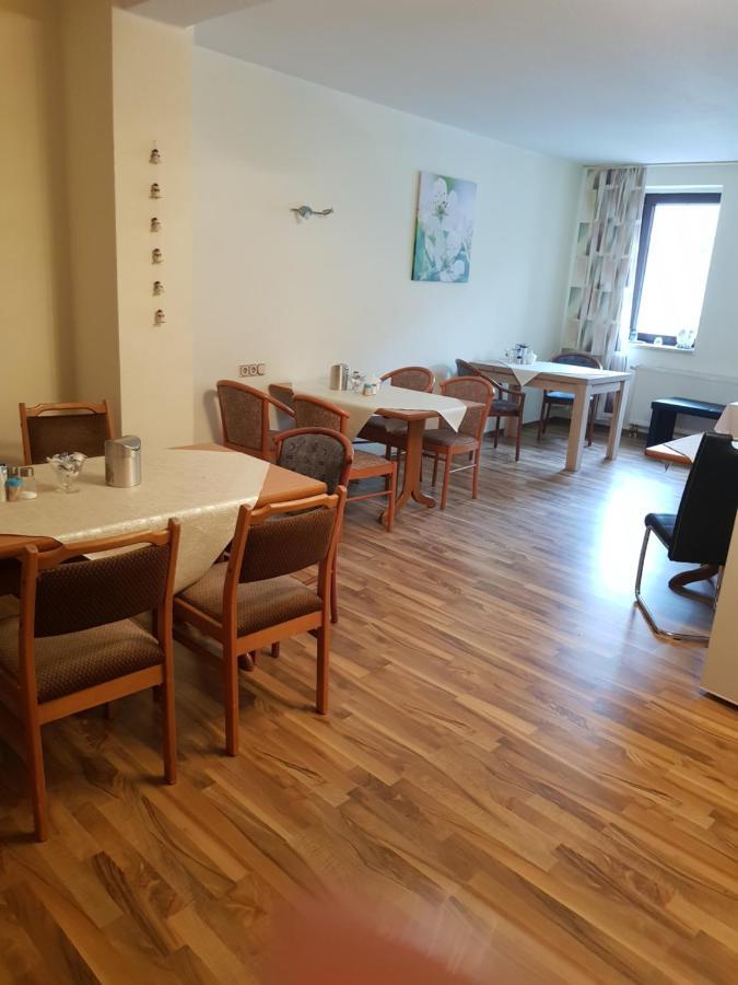 Hotel Zur Altstadt Calbe Luaran gambar
