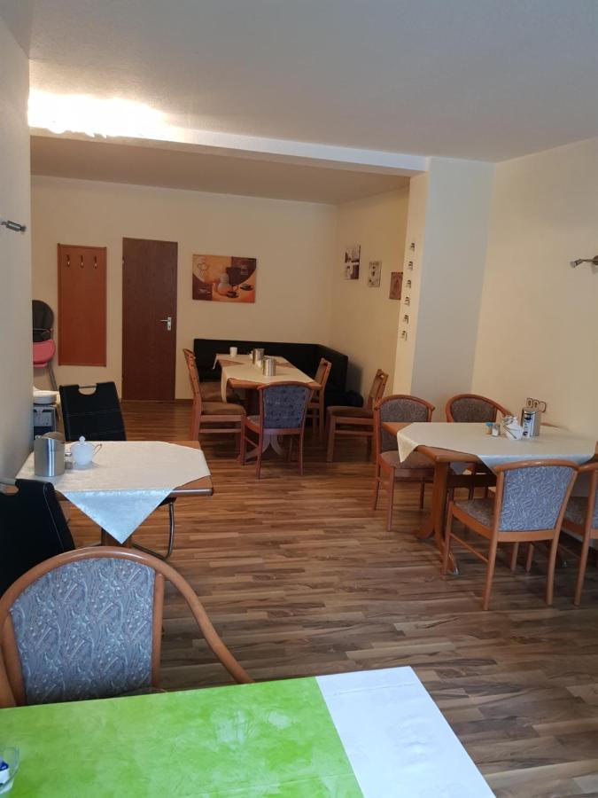 Hotel Zur Altstadt Calbe Luaran gambar